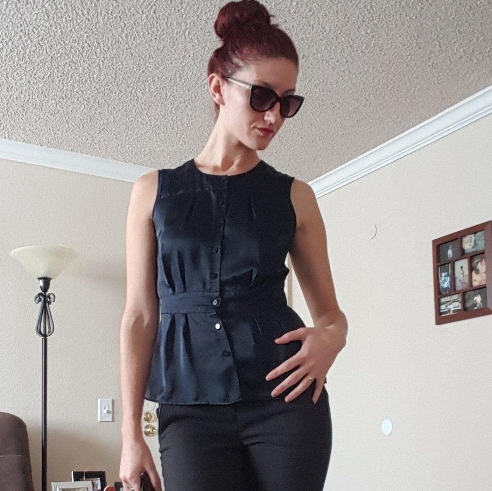 💙BANANA REPUBLIC💙 sleeveless blouse.